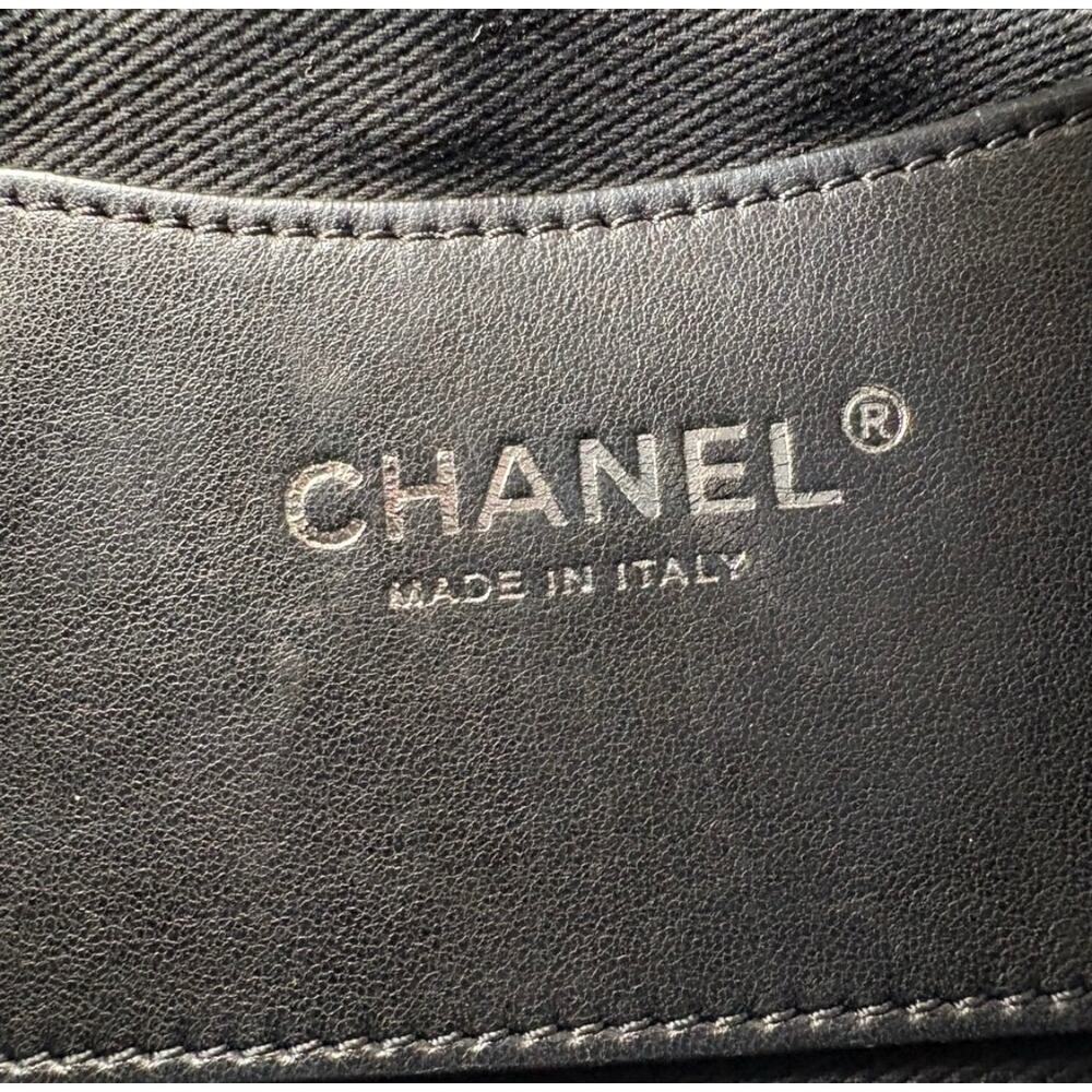 Chanel Black Quilted Patent Leather XL Just Mademoiselle Pristine - Picture 13 of 16